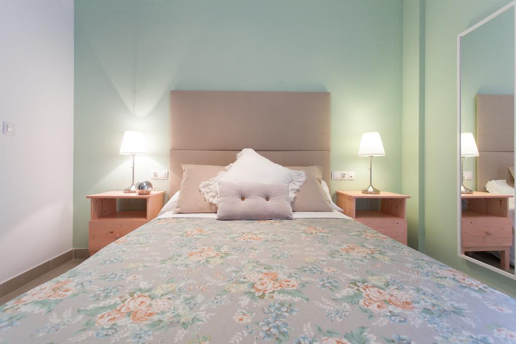 Apartamentos San Lorenzo Севилья Экстерьер фото