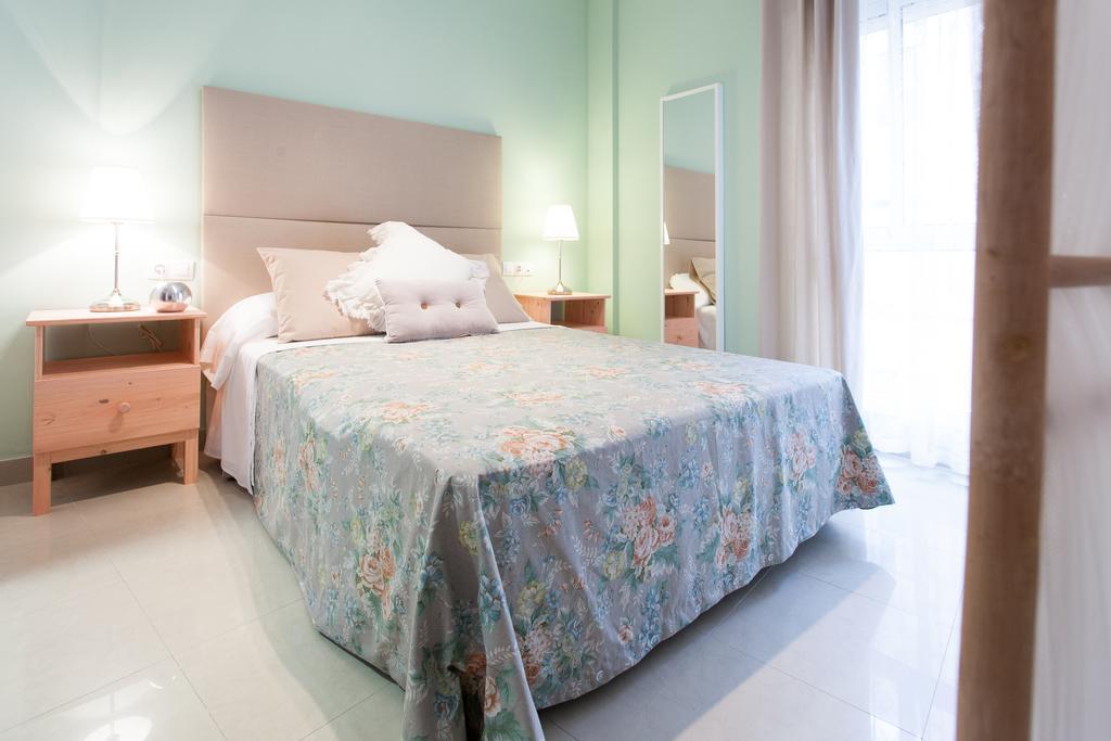 Apartamentos San Lorenzo Севилья Экстерьер фото